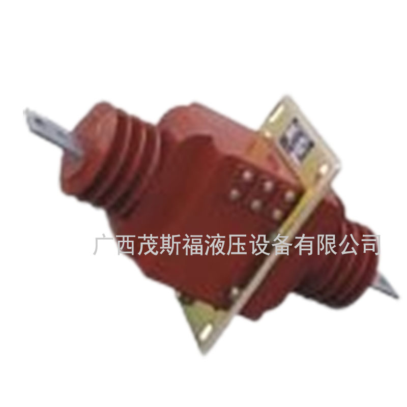 云南LAZBJ-10 500/5型高压电流互感器